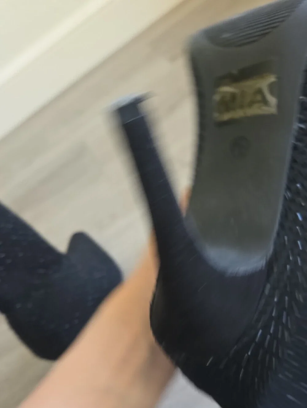 N/A elegant black